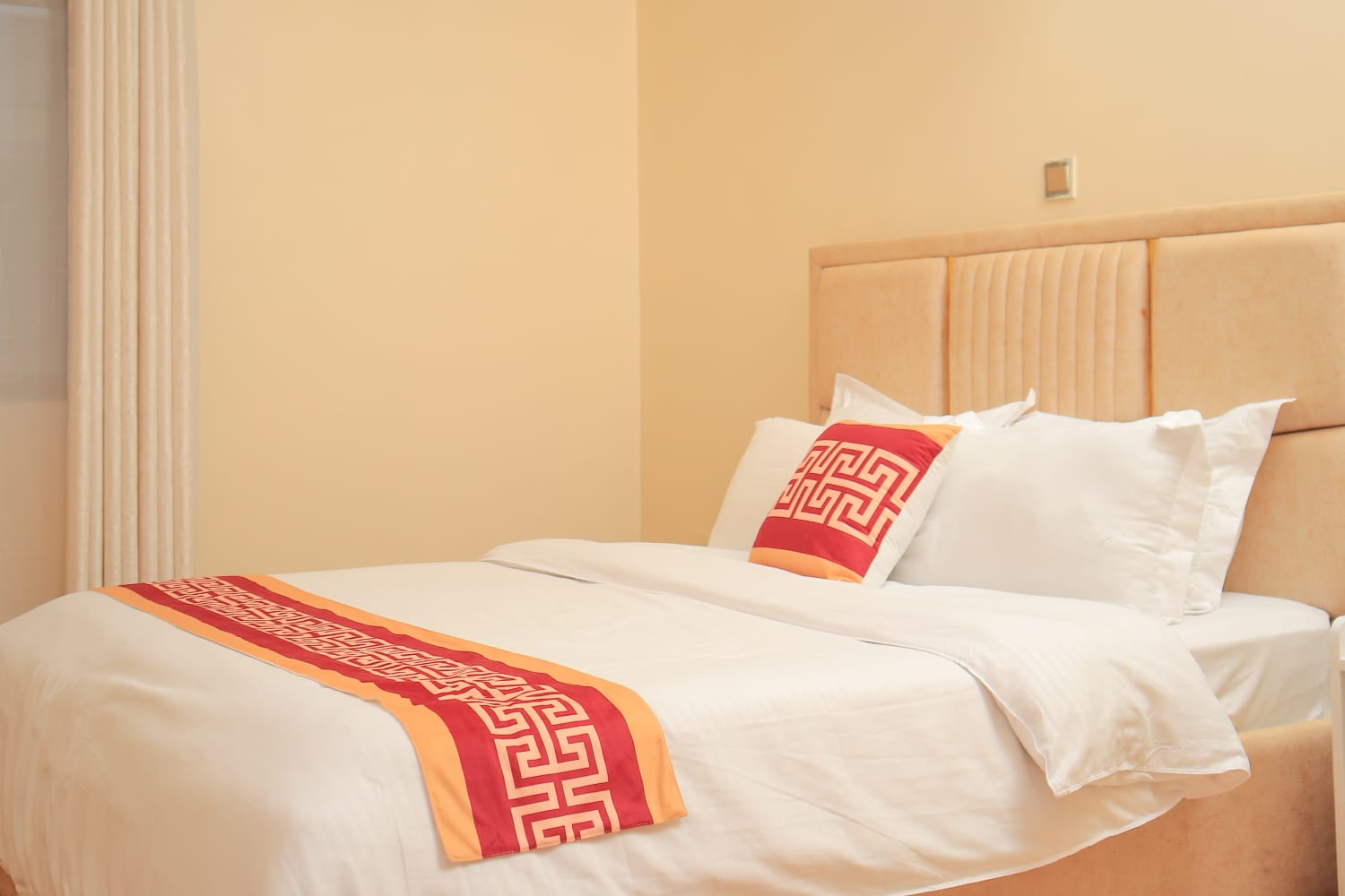 Cobot Suites bedroom