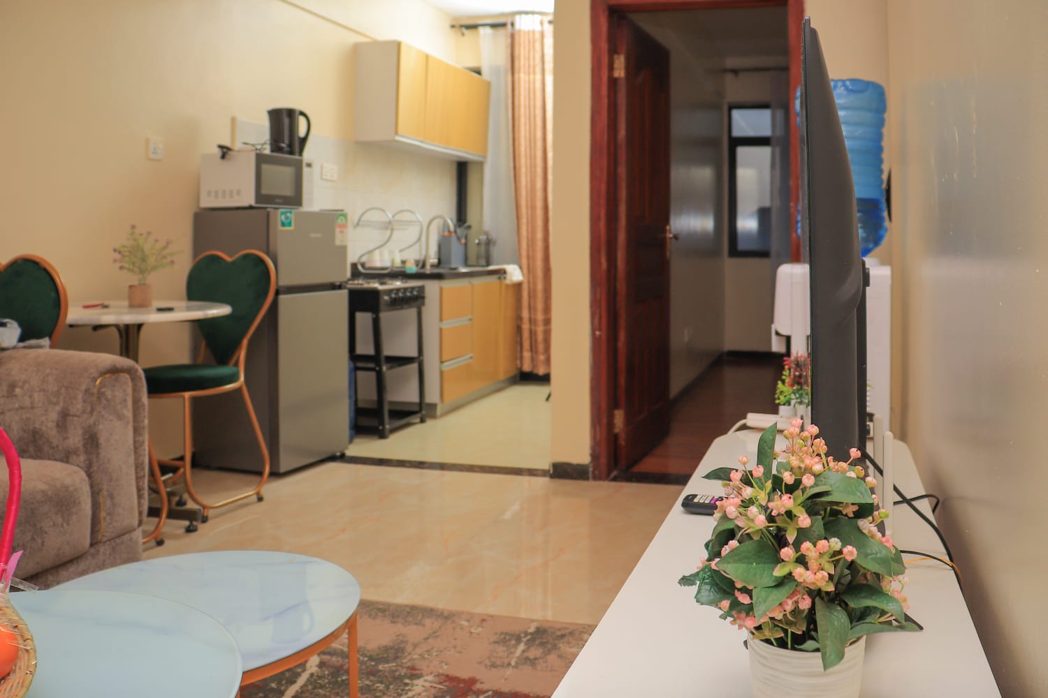 Cobot Suites kitchen